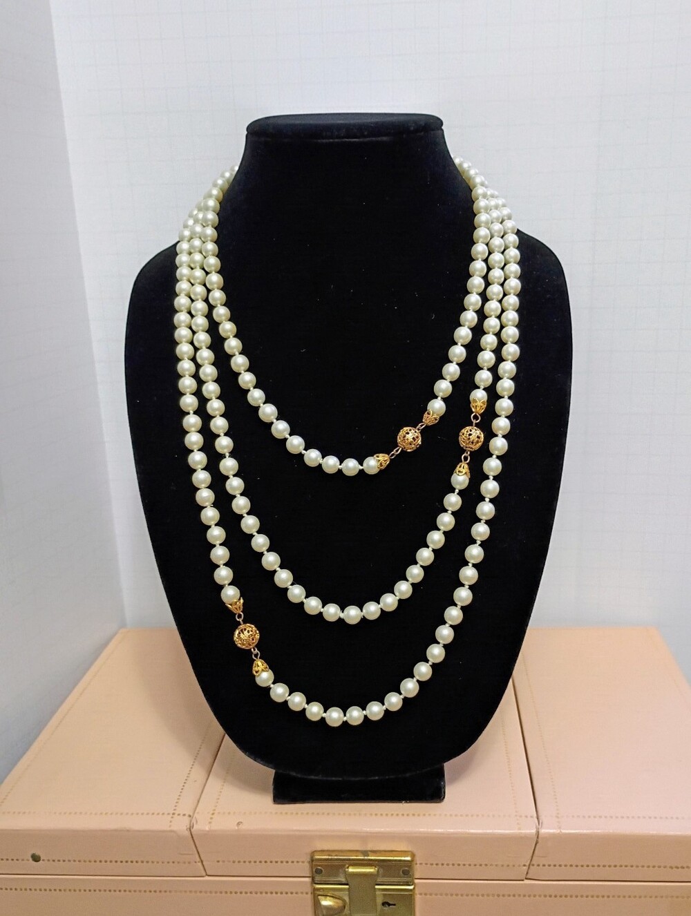Vintage Faux Pearl Necklace
